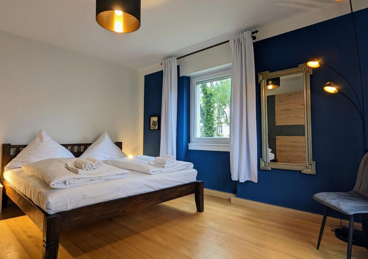 65Qm Altbaucharme Mit Zwei Balkonen Apartment คาร์ลสรูเฮอ ภายนอก รูปภาพ