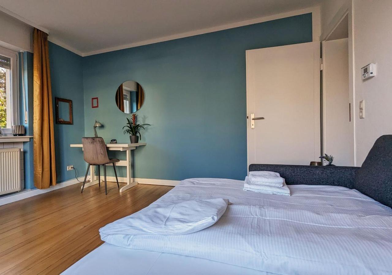 65Qm Altbaucharme Mit Zwei Balkonen Apartment คาร์ลสรูเฮอ ภายนอก รูปภาพ