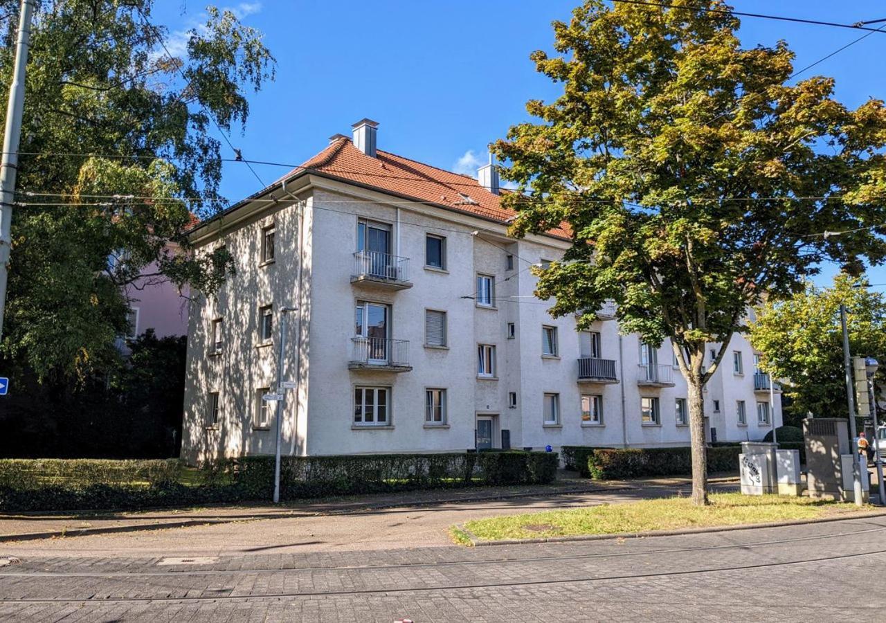 65Qm Altbaucharme Mit Zwei Balkonen Apartment คาร์ลสรูเฮอ ภายนอก รูปภาพ