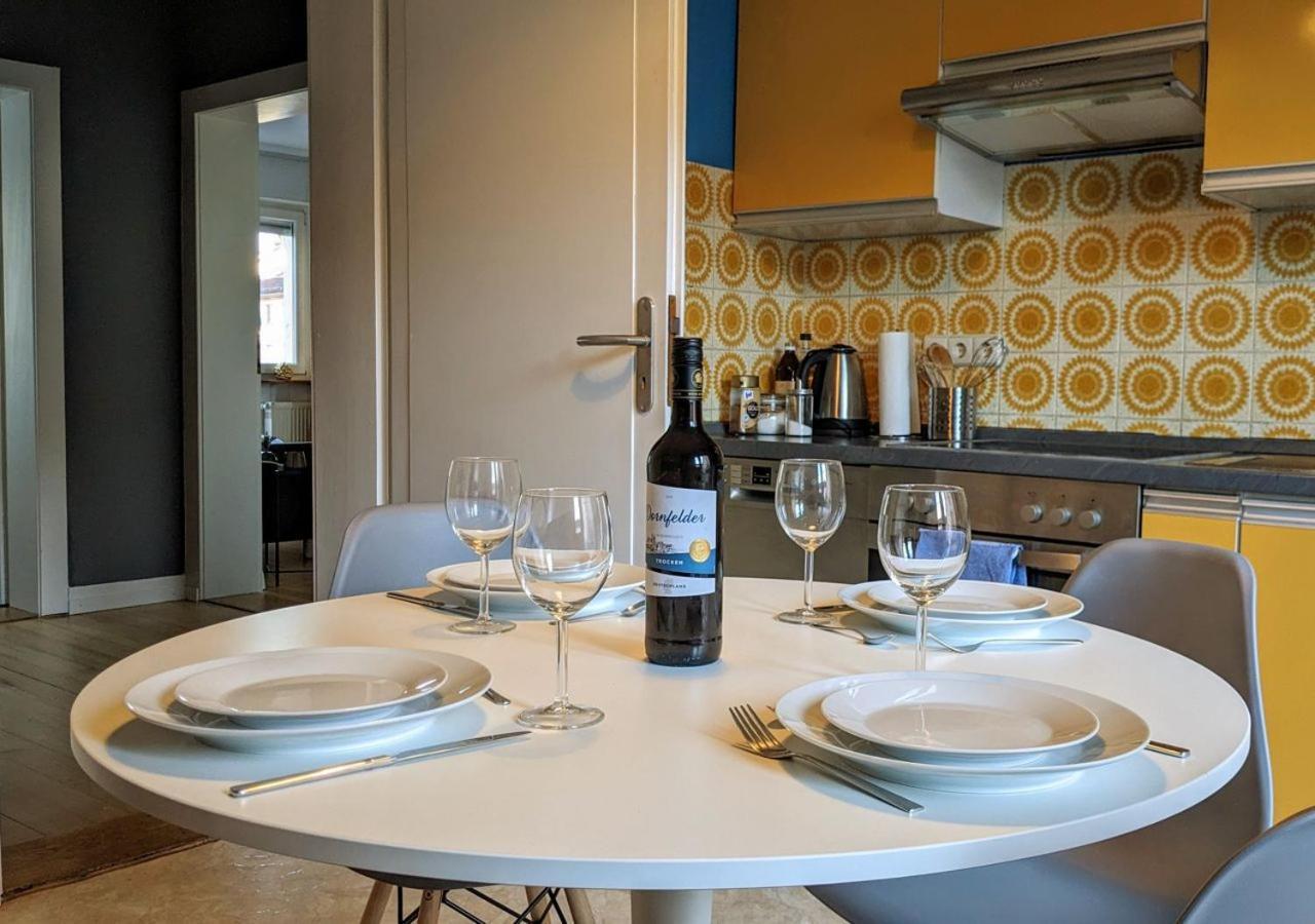 65Qm Altbaucharme Mit Zwei Balkonen Apartment คาร์ลสรูเฮอ ภายนอก รูปภาพ