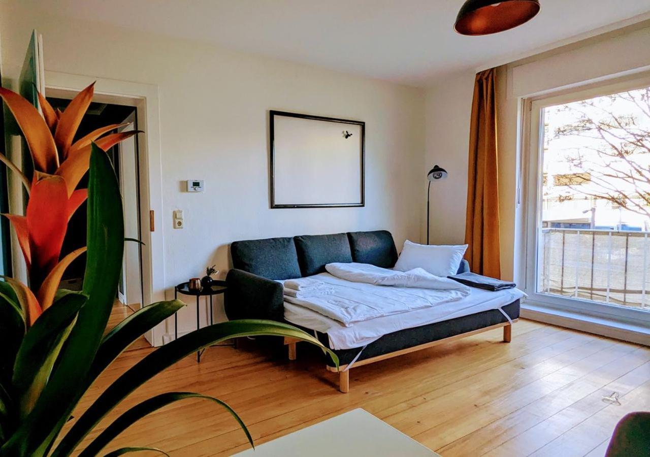 65Qm Altbaucharme Mit Zwei Balkonen Apartment คาร์ลสรูเฮอ ภายนอก รูปภาพ