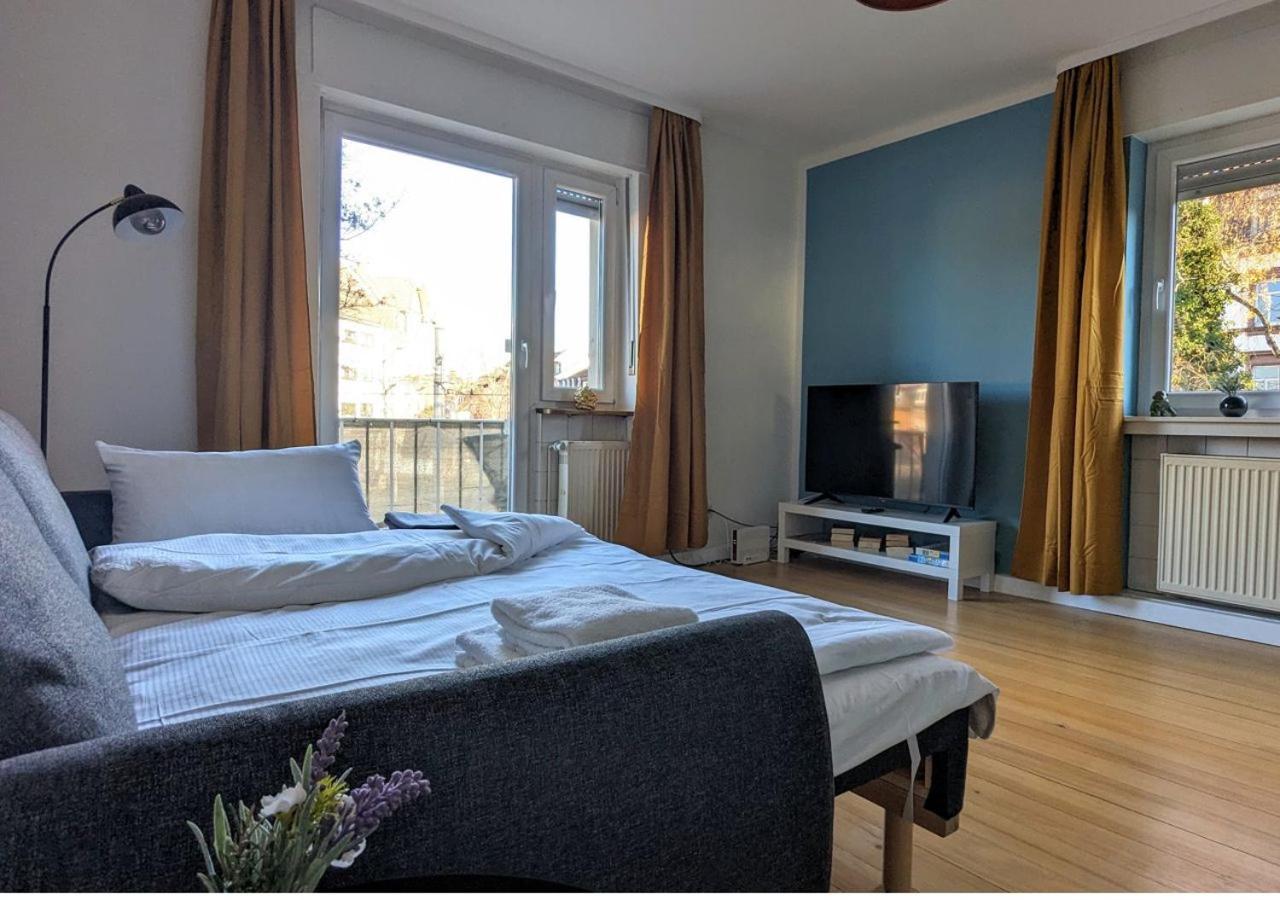 65Qm Altbaucharme Mit Zwei Balkonen Apartment คาร์ลสรูเฮอ ภายนอก รูปภาพ