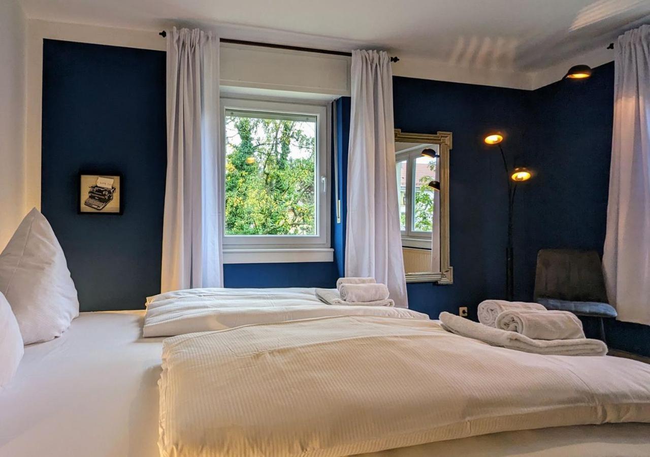 65Qm Altbaucharme Mit Zwei Balkonen Apartment คาร์ลสรูเฮอ ภายนอก รูปภาพ