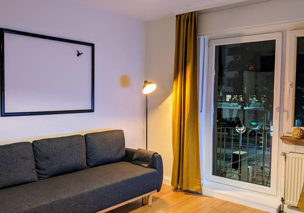 65Qm Altbaucharme Mit Zwei Balkonen Apartment คาร์ลสรูเฮอ ภายนอก รูปภาพ