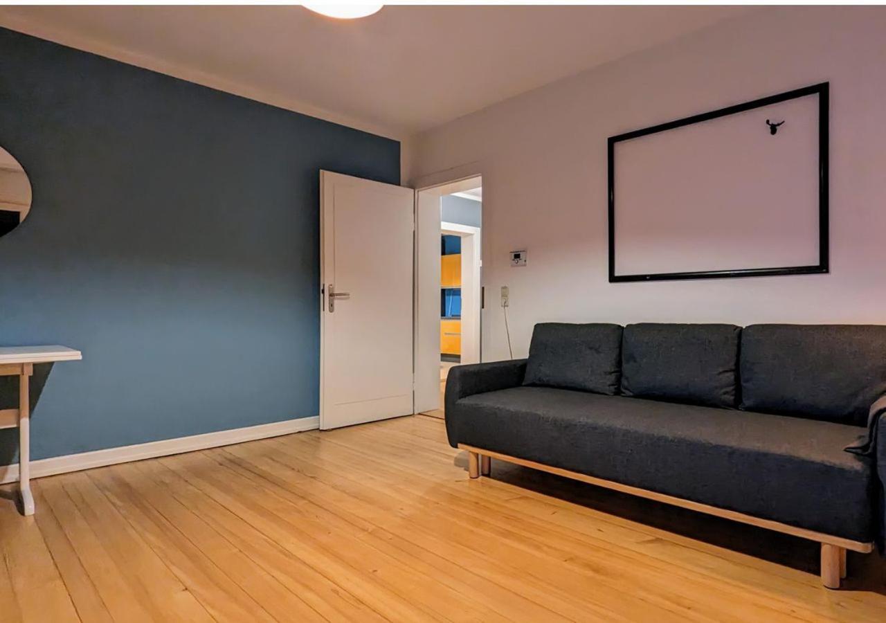 65Qm Altbaucharme Mit Zwei Balkonen Apartment คาร์ลสรูเฮอ ภายนอก รูปภาพ
