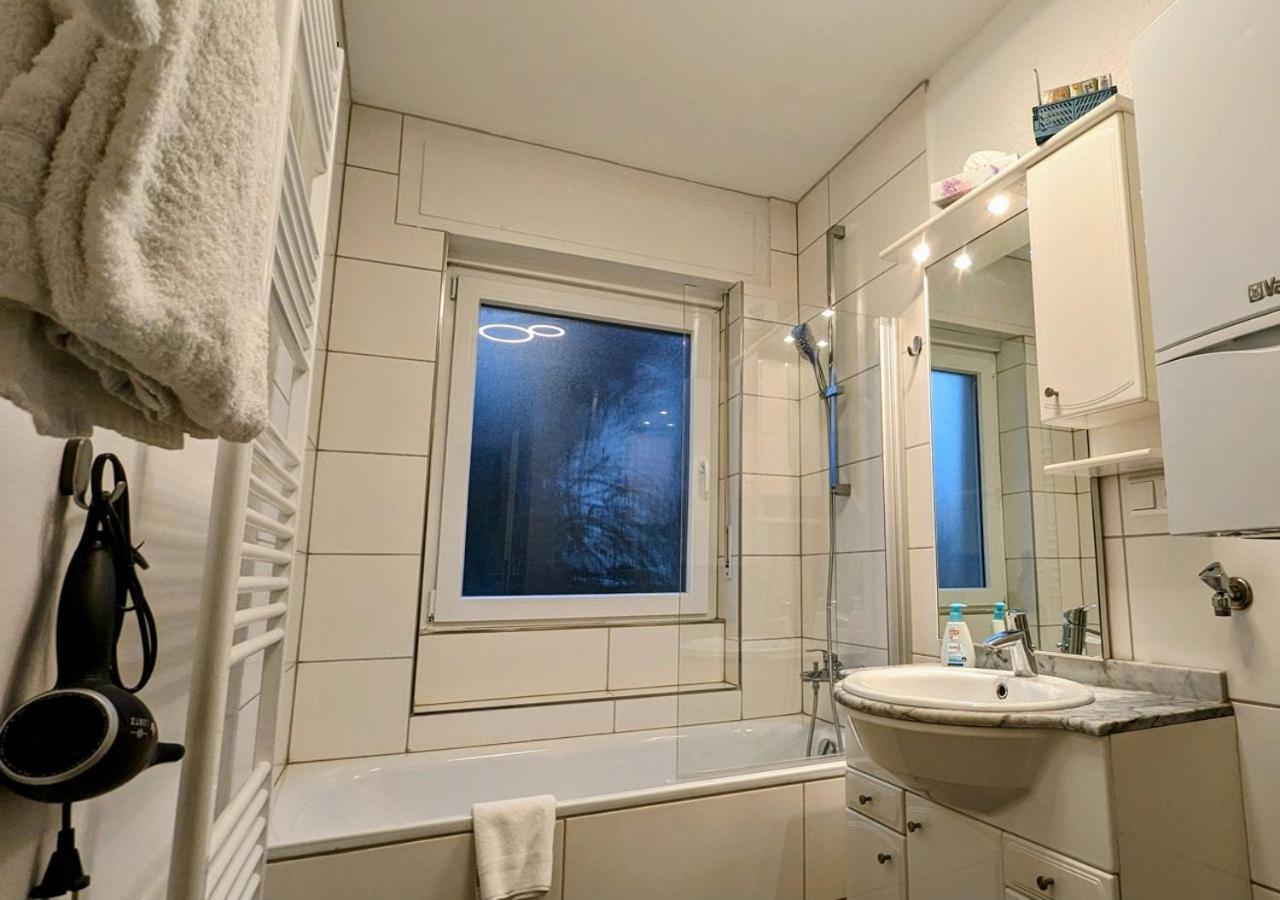 65Qm Altbaucharme Mit Zwei Balkonen Apartment คาร์ลสรูเฮอ ภายนอก รูปภาพ